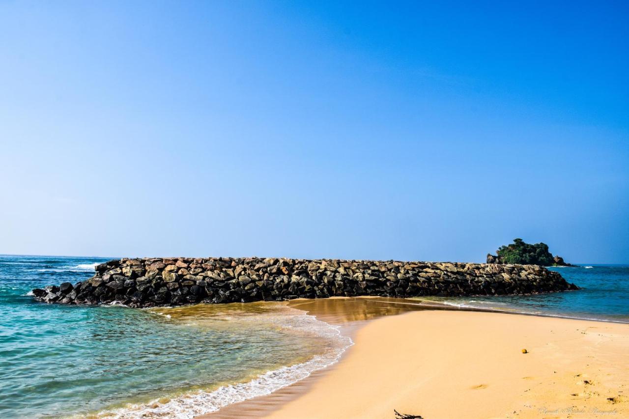 Tenasi Beach Resort Ahangama Exterior photo